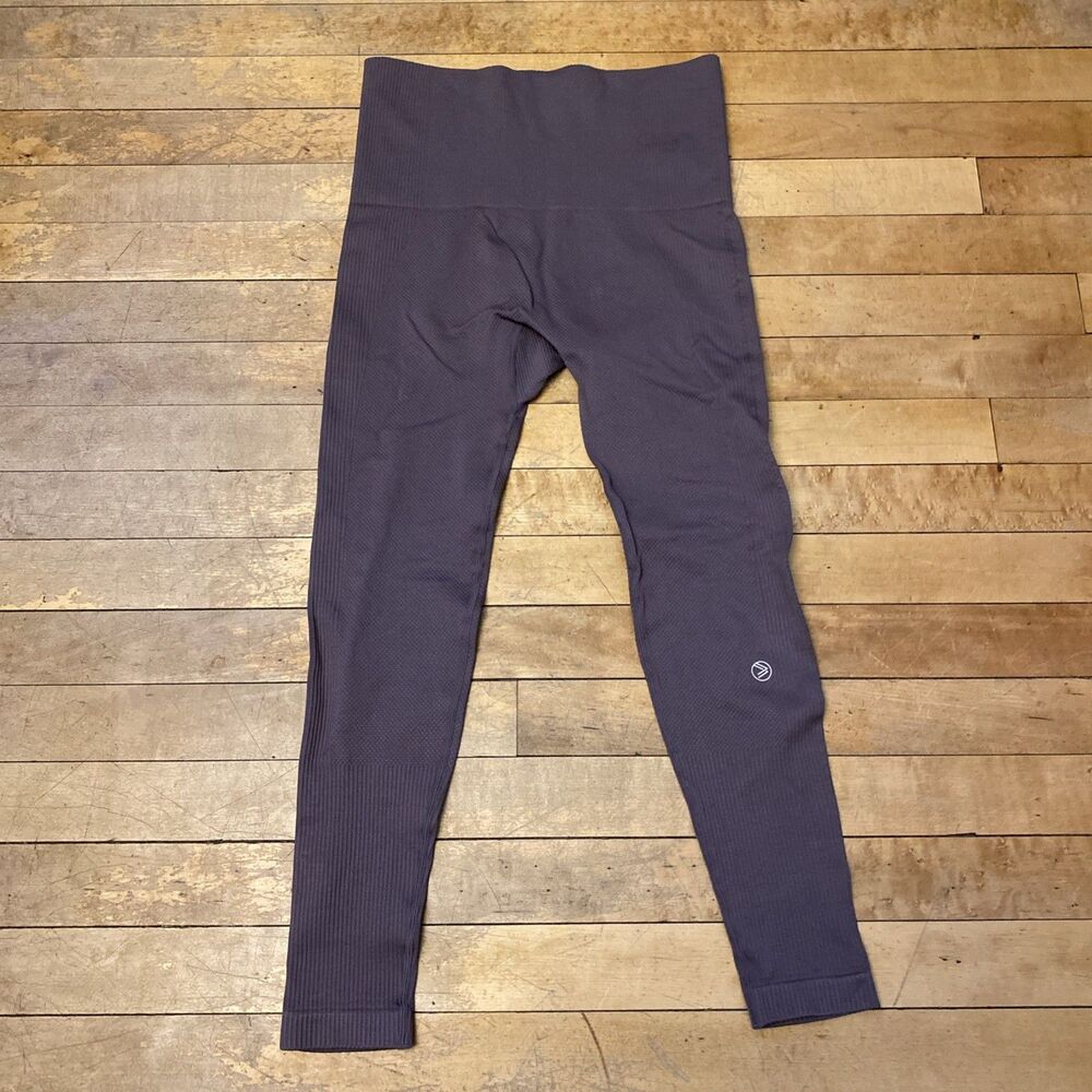 Savvi Compression Pants Leggings Women’s Size Medium Purple Cropped